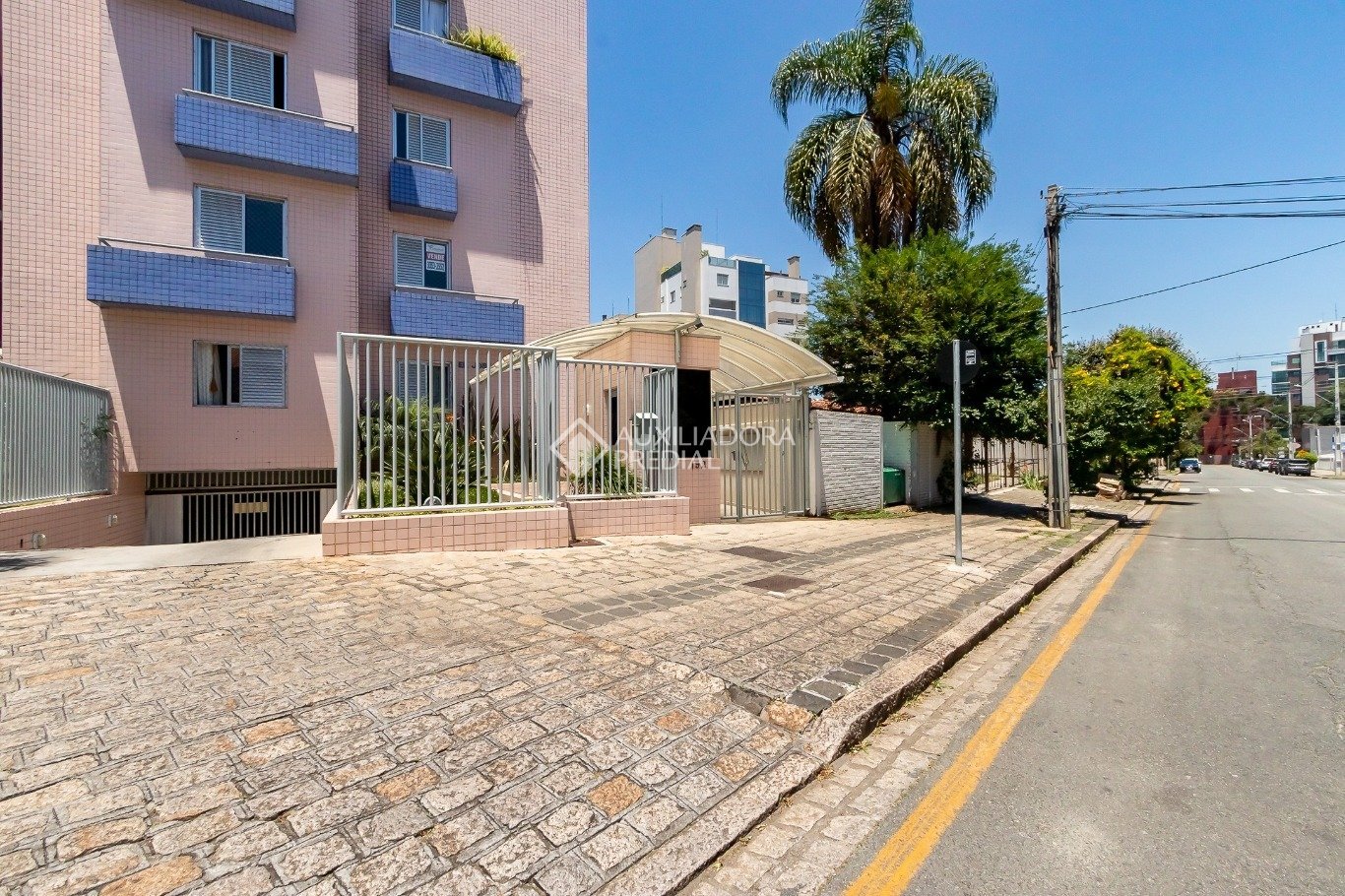 Apartamento com 2 quartos e 86m² à venda em Alto da Glória, Curitiba. (3 / 10)