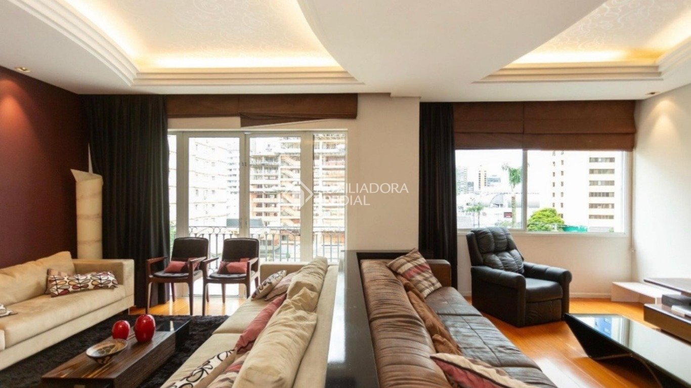 Apartamento com 4 quartos e 227m² à venda em Batel, Curitiba. (1 / 10)