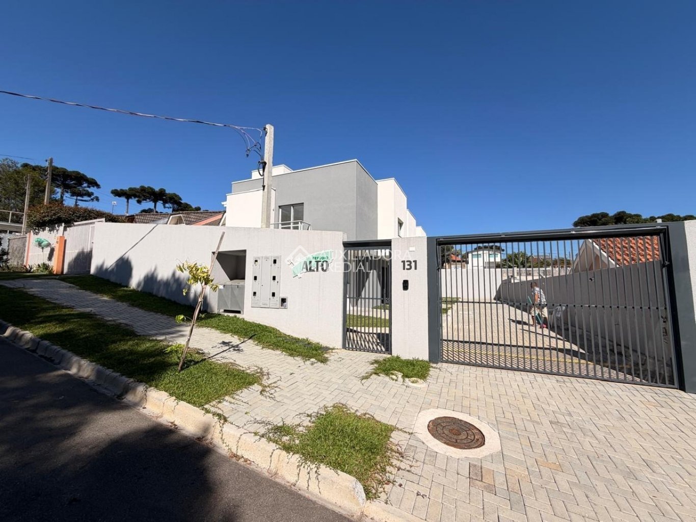 Sobrado com 3 quartos e 85m² à venda em Santa Cândida, Curitiba. (2 / 10)