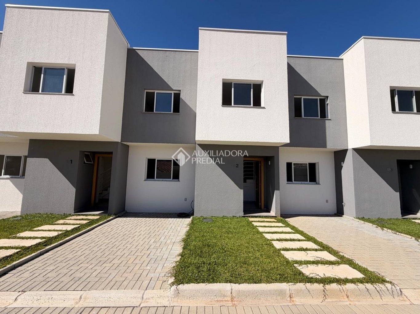 Sobrado com 3 quartos e 85m² à venda em Santa Cândida, Curitiba. (1 / 10)
