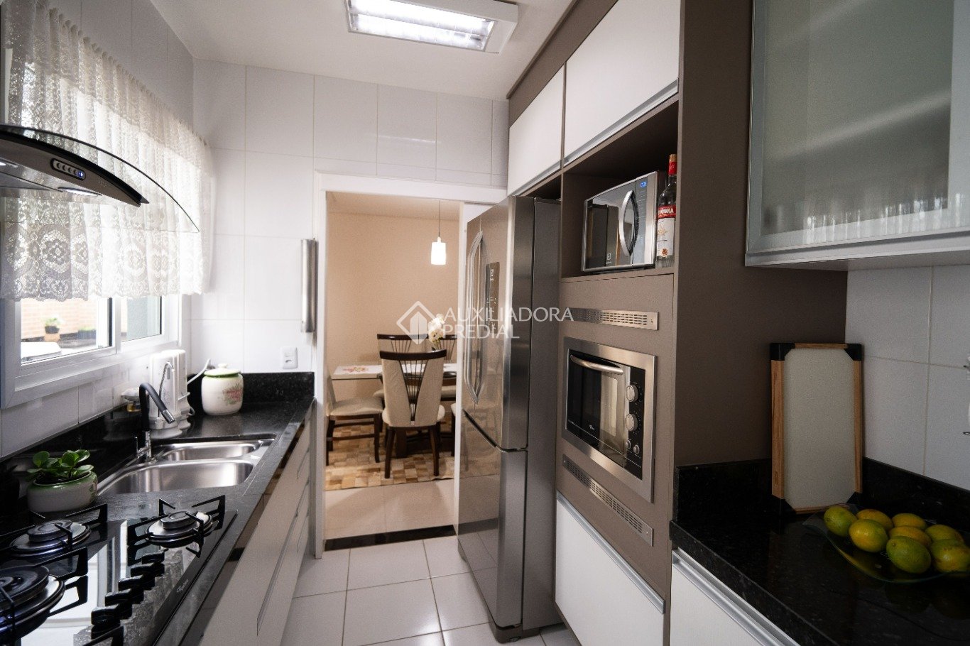 Sobrado com 3 quartos e 150m² à venda em Boqueirão, Curitiba. (1 / 10)