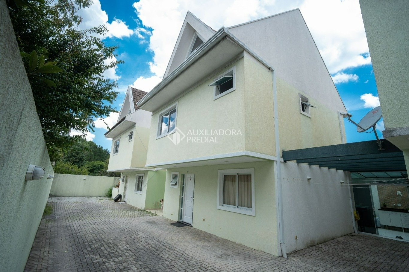 Sobrado com 3 quartos e 150m² à venda em Boqueirão, Curitiba. (3 / 10)