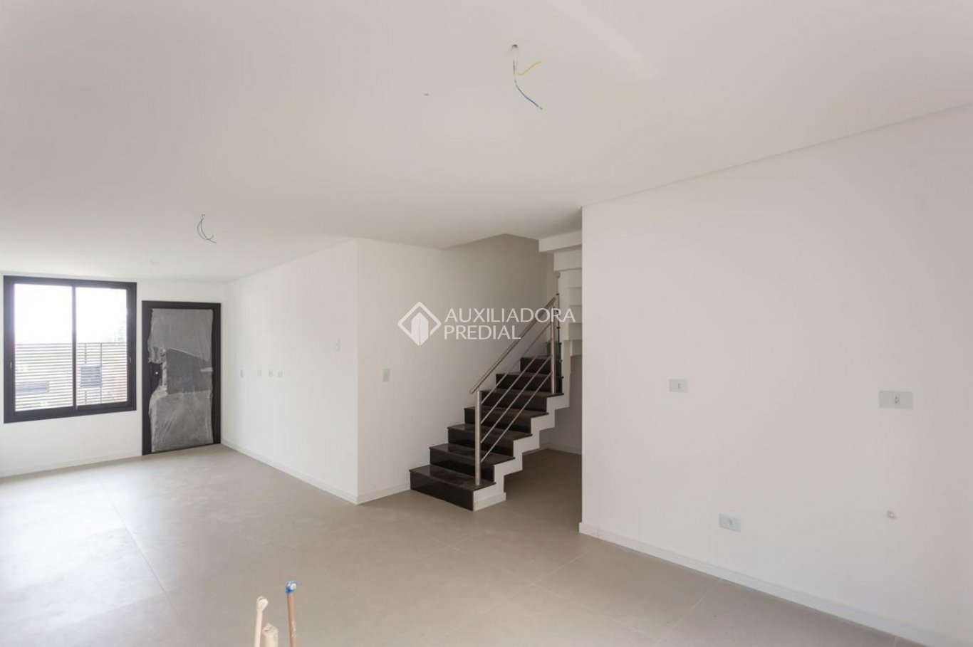 Sobrado com 3 quartos e 110m² à venda em Pilarzinho, Curitiba. (3 / 10)