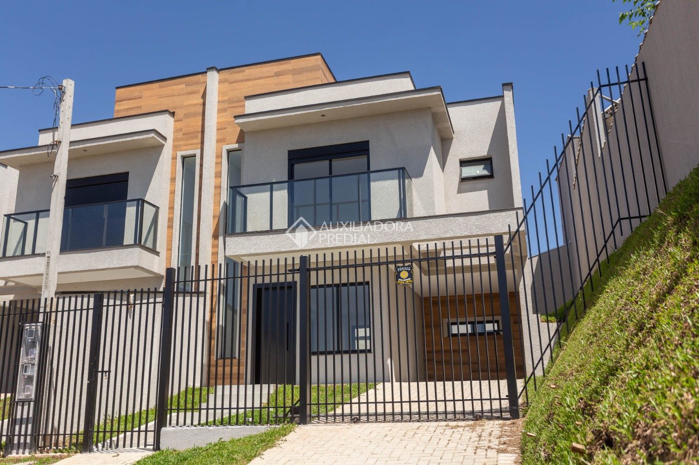 Sobrado com 3 quartos e 104m² à venda em Atuba, Curitiba. (1 / 10)