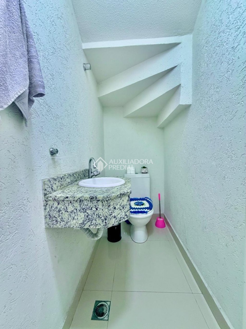 Sobrado com 3 quartos e 90m² à venda em Abranches, Curitiba. (3 / 10)