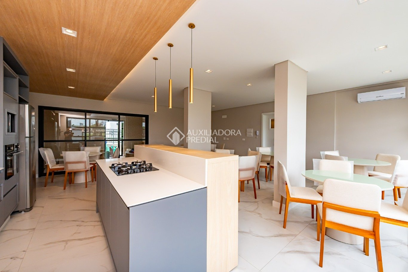Cobertura com 3 quartos e 106m² à venda em Capão Raso, Curitiba. (1 / 10)