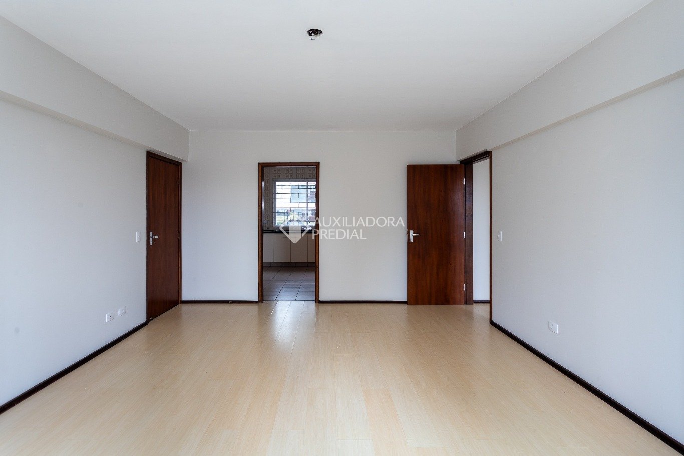 Apartamento com 3 quartos e 138m² à venda em Alto da Glória, Curitiba. (3 / 10)
