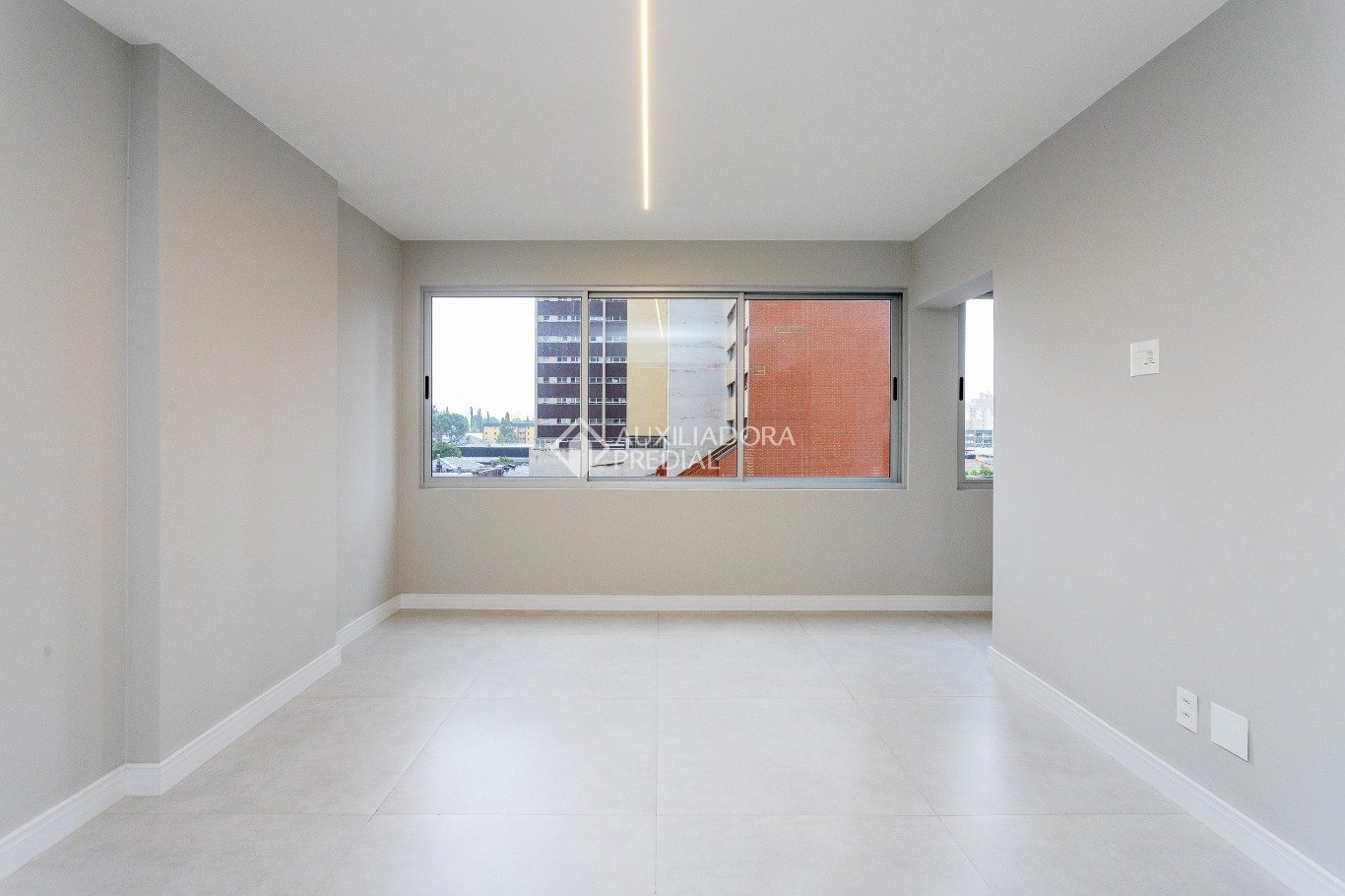 Apartamento com 3 quartos e 138m² à venda em Alto da Glória, Curitiba. (3 / 10)