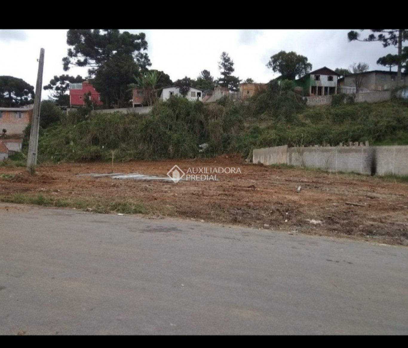 Terreno à venda em Santa Cândida, Curitiba. (1 / 10)