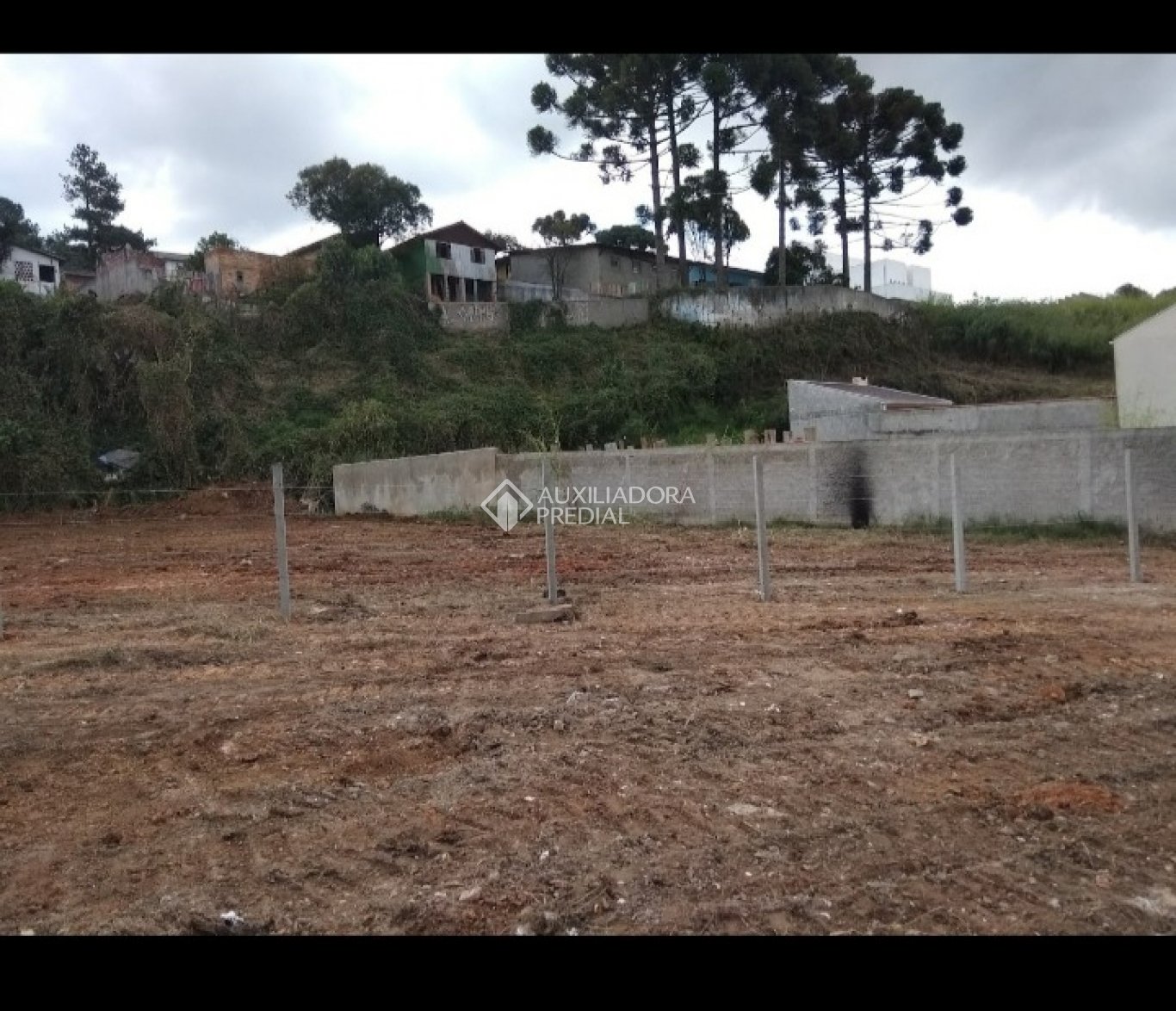 Terreno à venda em Santa Cândida, Curitiba. (2 / 10)