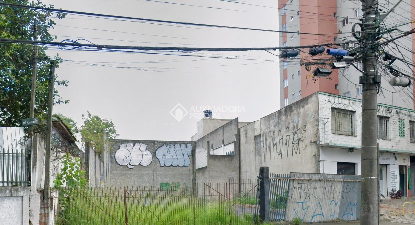 Terreno à venda em Novo Mundo, Curitiba. (1 / 3)