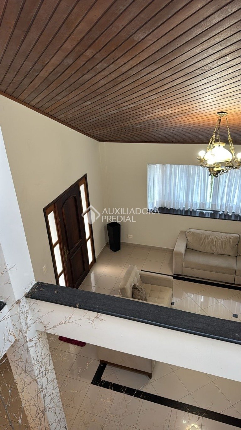 Sobrado com 4 quartos e 225m² à venda em Atuba, Curitiba. (2 / 10)