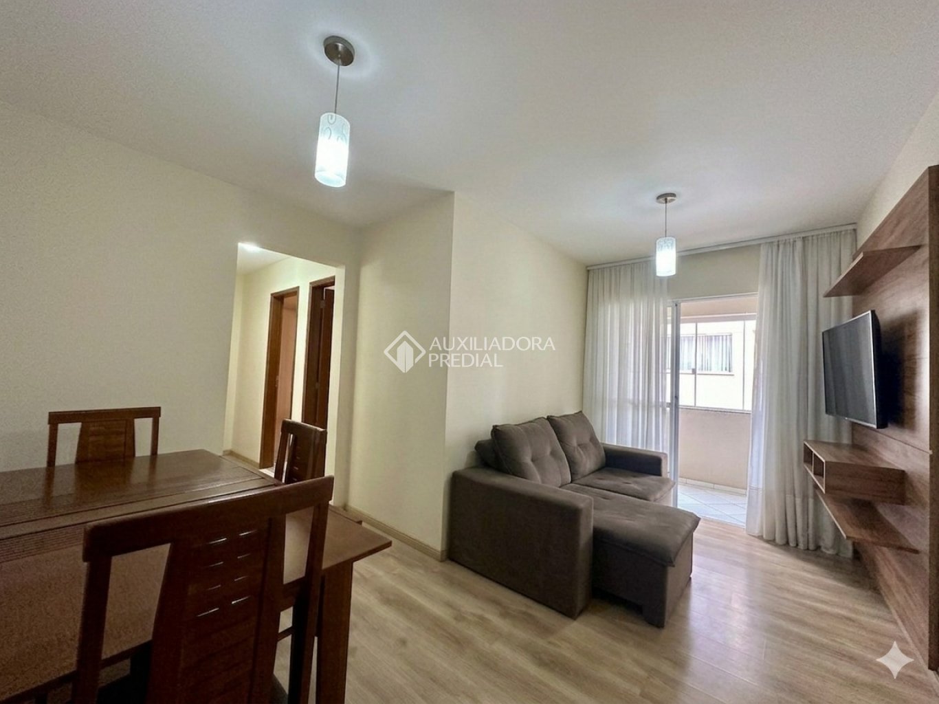 Apartamento com 3 quartos e 63m² à venda em Capão Raso, Curitiba. (2 / 10)
