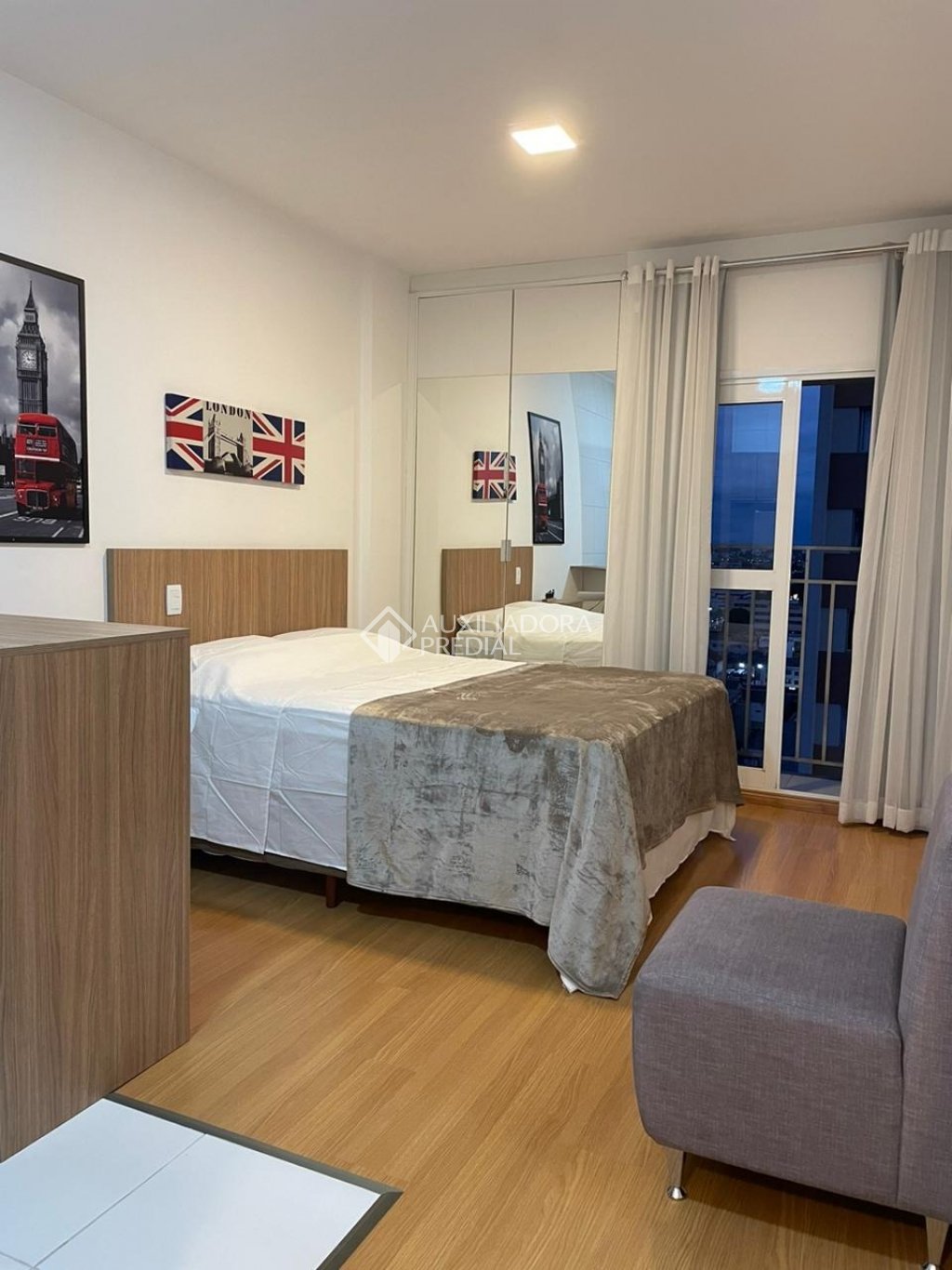 Studio com 1 quarto e 26m² à venda em Centro, Curitiba. (3 / 10)