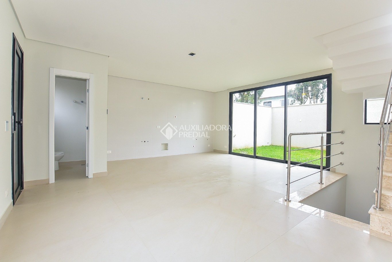 Casa em Condomínio com 3 quartos e 163m² à venda em Guabirotuba, Curitiba. (3 / 10)