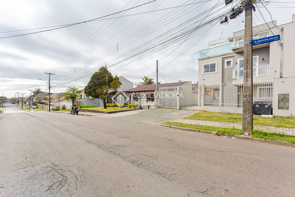 Casa em Condomínio com 3 quartos e 121m² à venda em Xaxim, Curitiba. (3 / 10)
