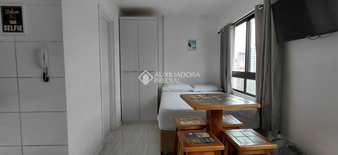 Studio com 1 quarto e 22m² à venda em Centro, Curitiba. (3 / 10)