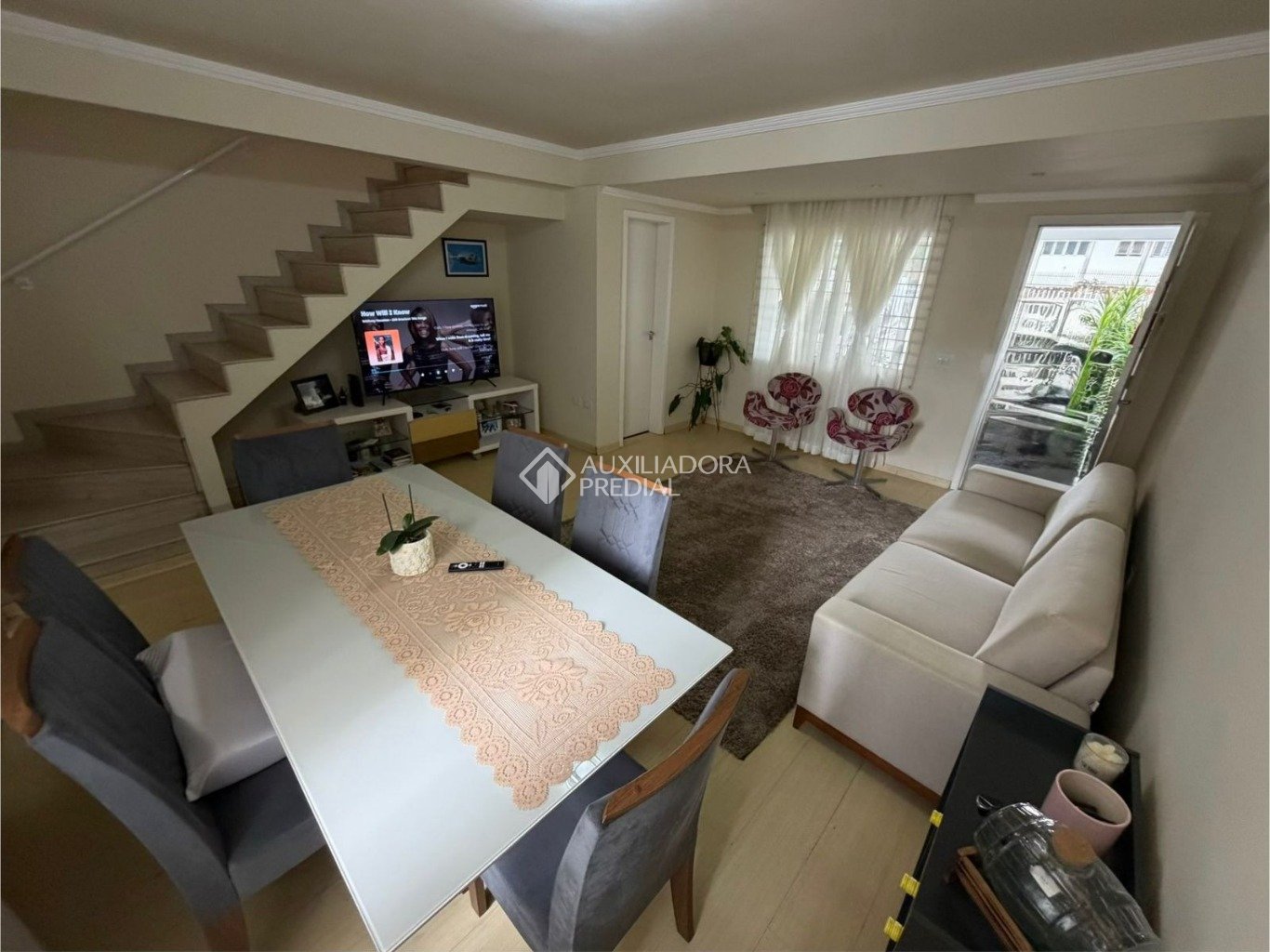 Sobrado com 3 quartos e 153m² à venda em Novo Mundo, Curitiba. (3 / 10)