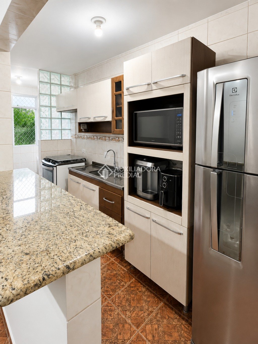 Apartamento com 2 quartos e 53m² à venda em Capão Raso, Curitiba. (3 / 10)