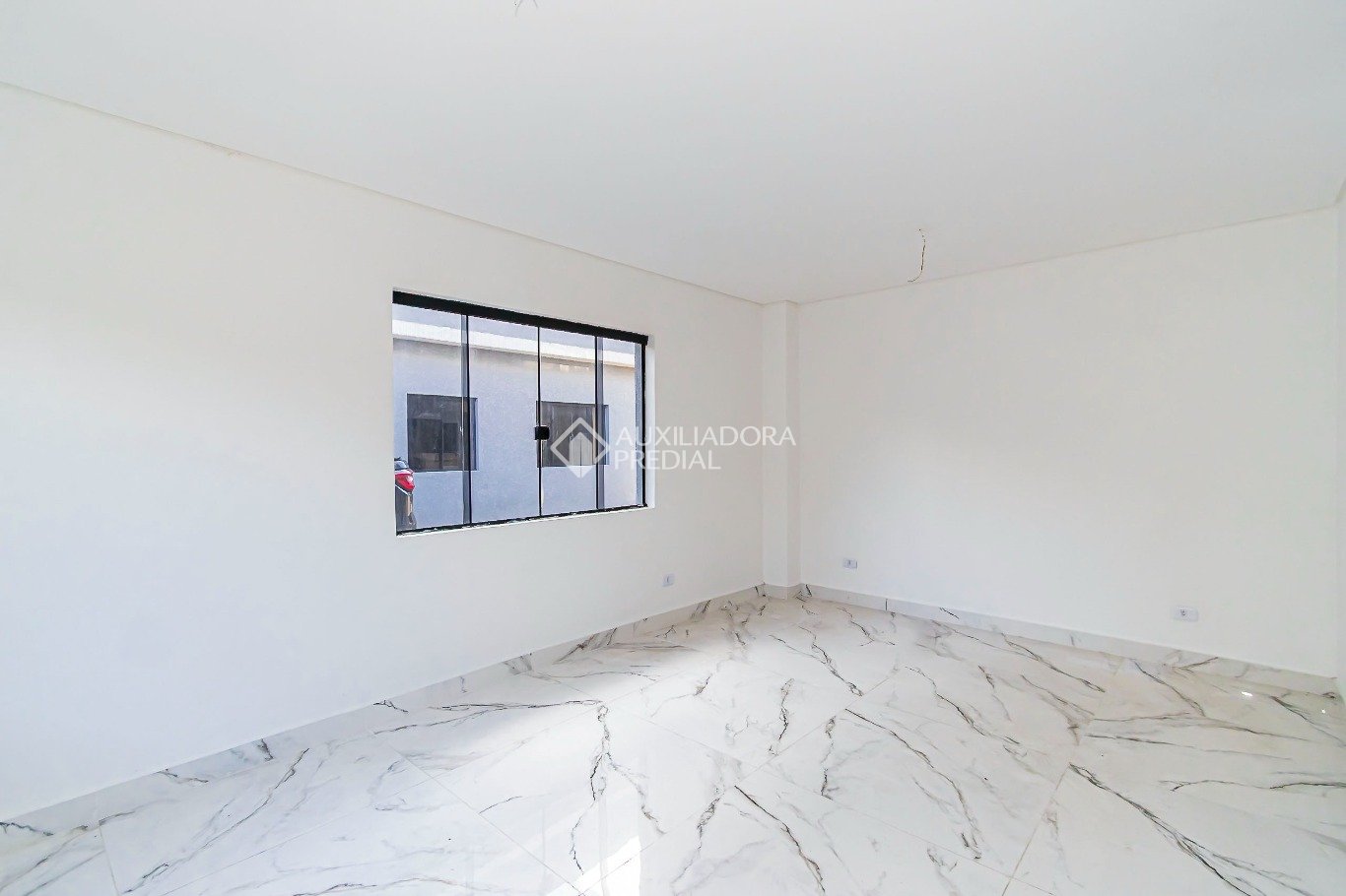 Sobrado com 3 quartos e 90m² à venda em Guabirotuba, Curitiba. (3 / 10)