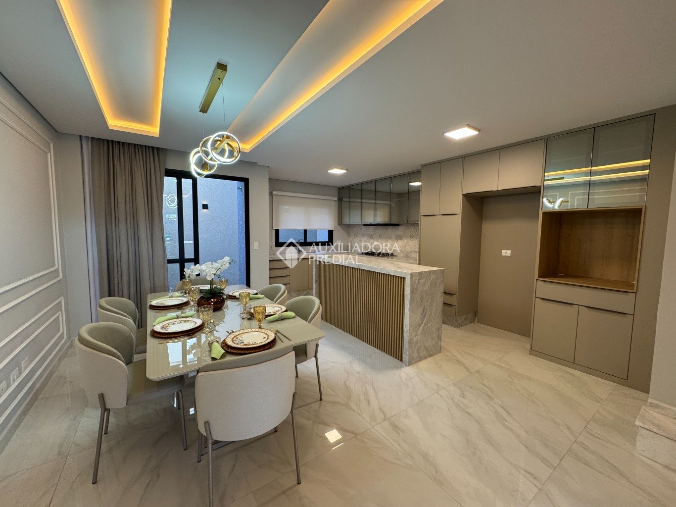 Sobrado com 3 quartos e 158m² à venda em Água Verde, Curitiba. (2 / 10)