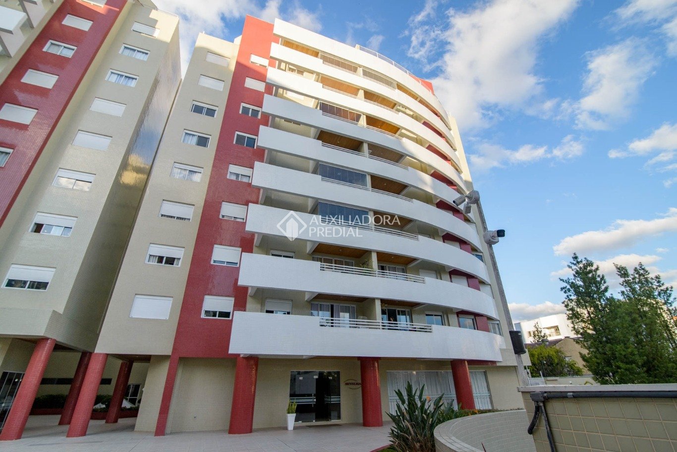 Apartamento com 3 quartos e 141m² à venda em Mercês, Curitiba. (2 / 10)