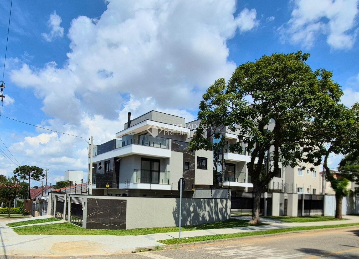 Sobrado com 3 quartos e 157m² à venda em Água Verde, Curitiba. (2 / 10)