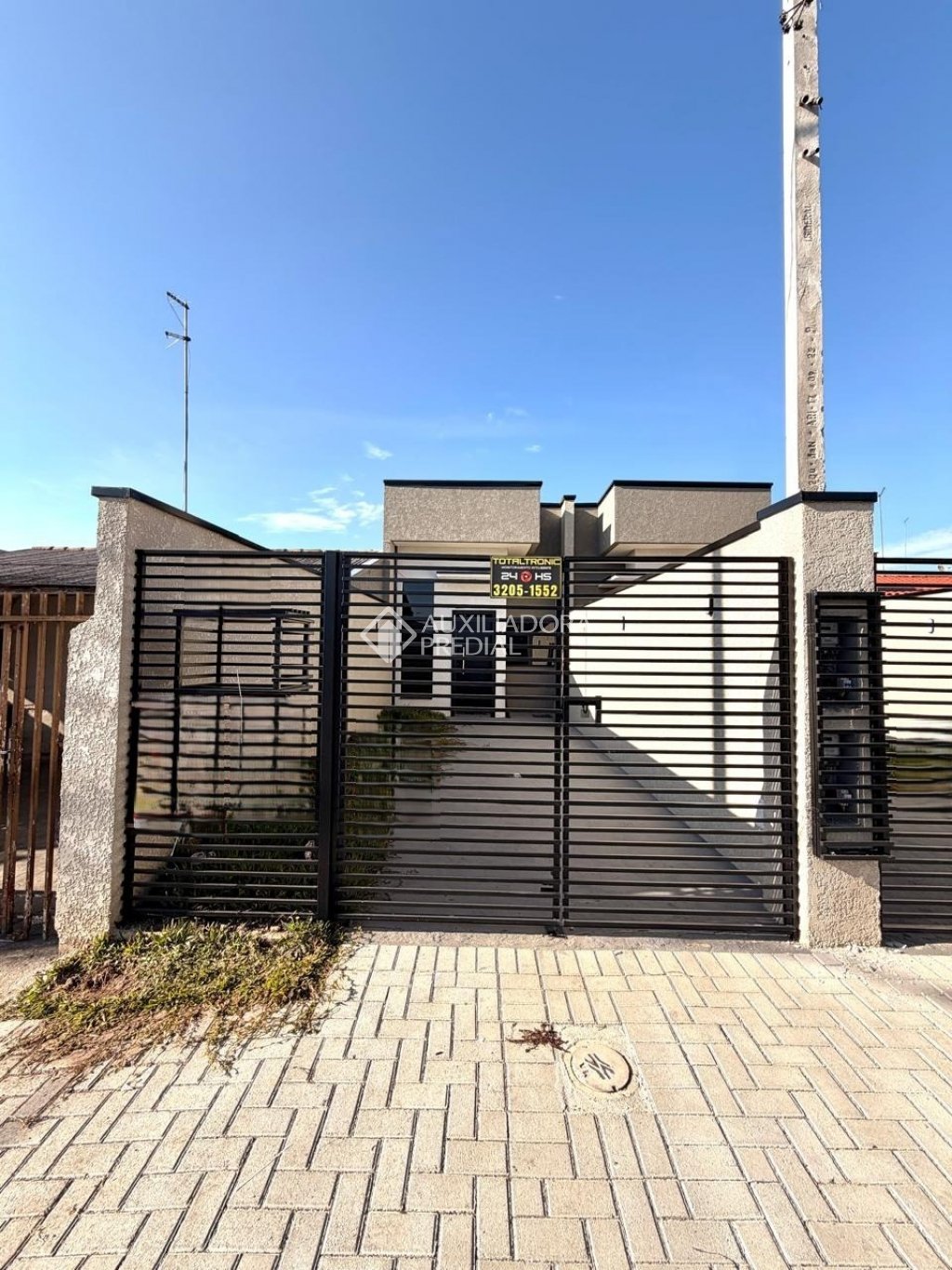 Casa com 2 quartos e 44m² à venda em Sítio Cercado, Curitiba. (2 / 10)
