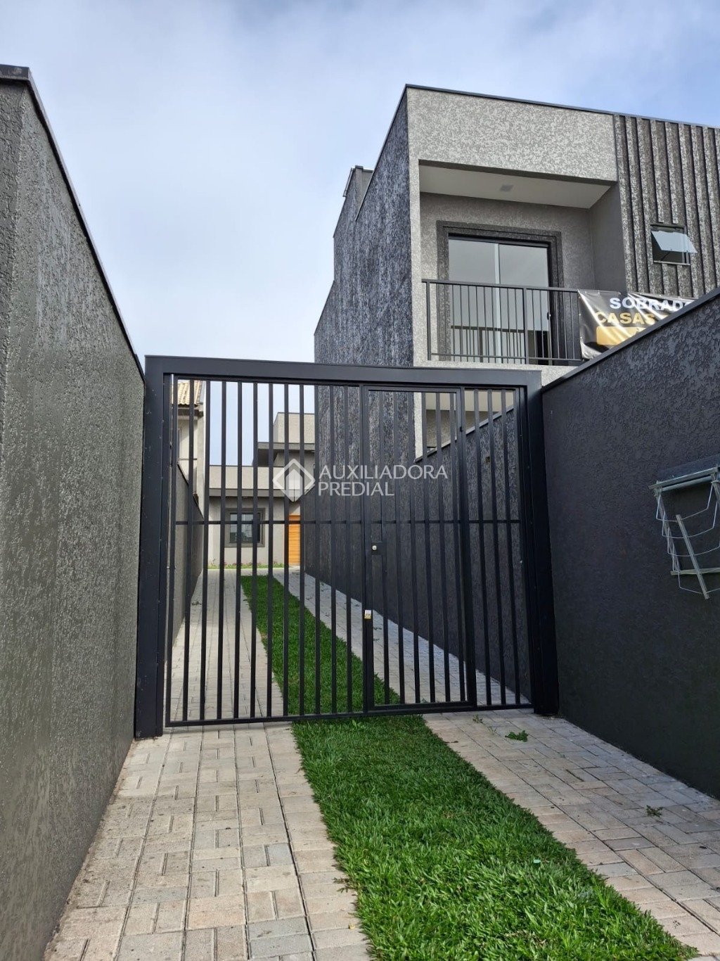 Casa em Condomínio com 3 quartos e 56m² à venda em Sítio Cercado, Curitiba. (2 / 10)