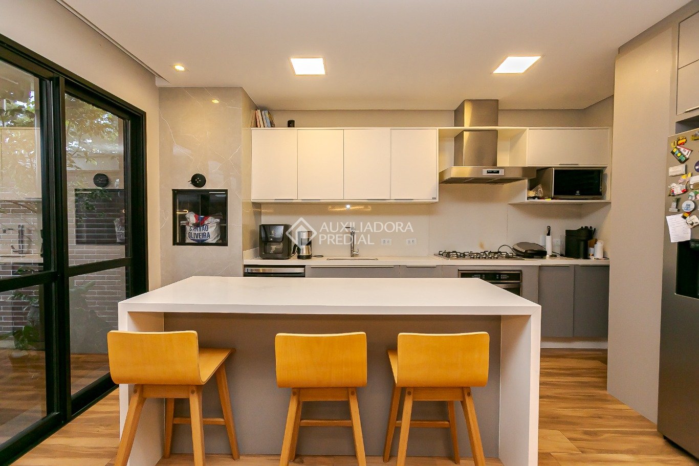 Casa com 3 quartos e 238m² à venda em Água Verde, Curitiba. (3 / 10)