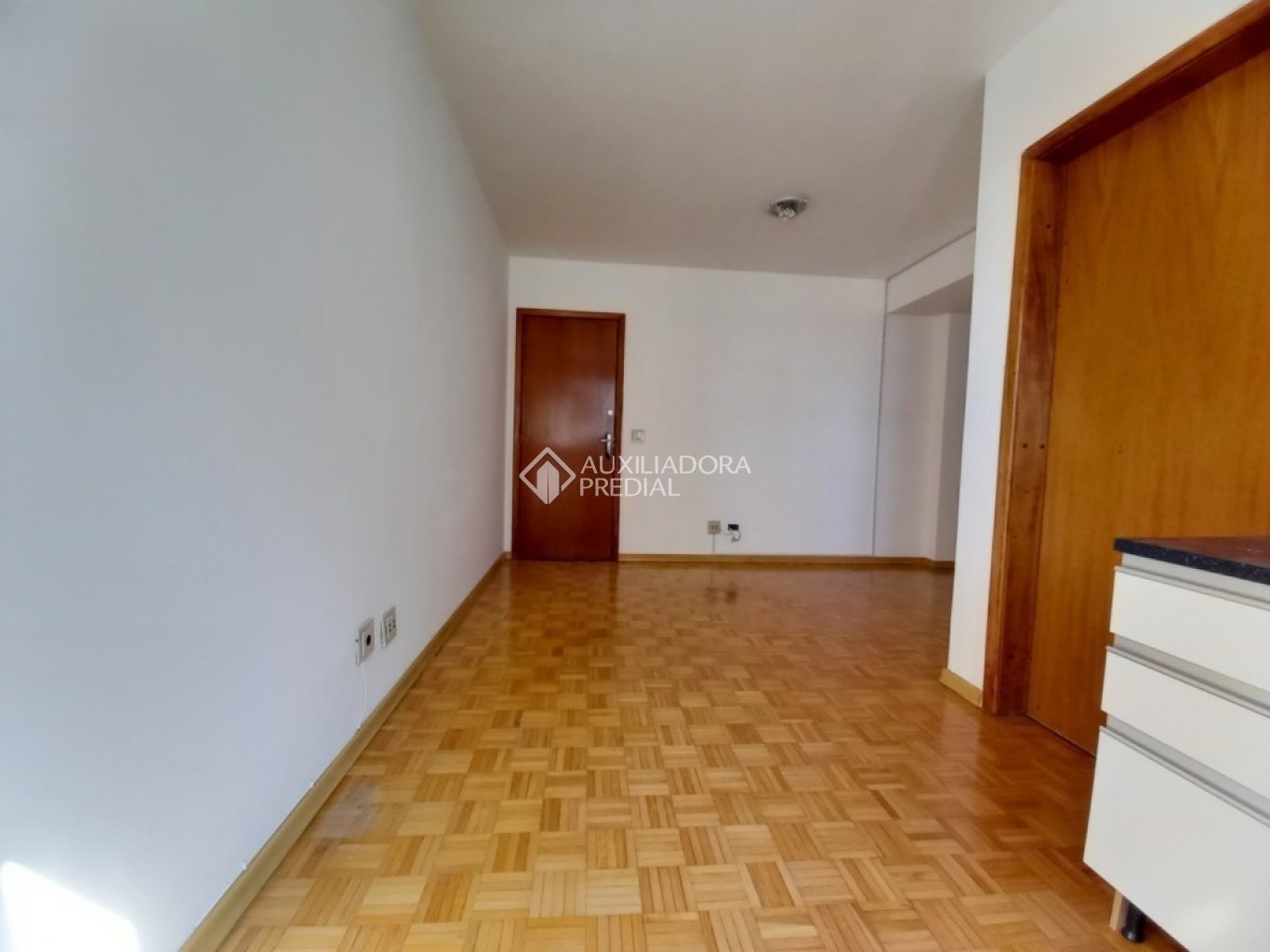 Apartamento com 1 quarto e 44m² à venda em Rebouças, Curitiba. (3 / 10)