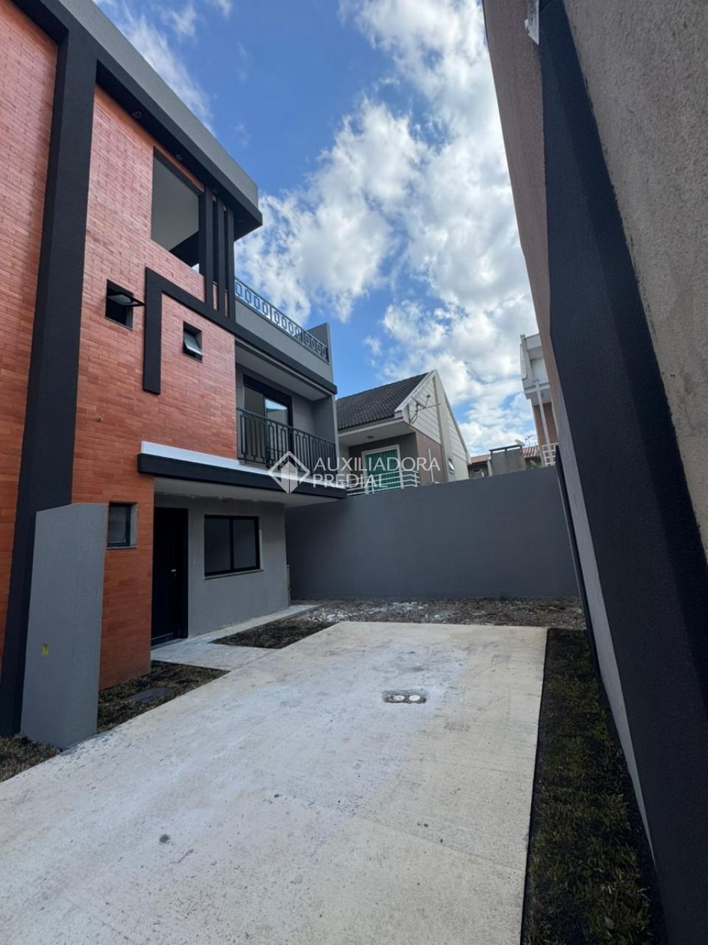 Sobrado com 3 quartos e 159m² à venda em Boqueirão, Curitiba. (2 / 10)