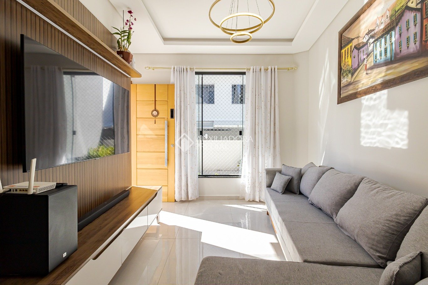 Sobrado com 3 quartos e 106m² à venda em Pinheirinho, Curitiba. (1 / 10)