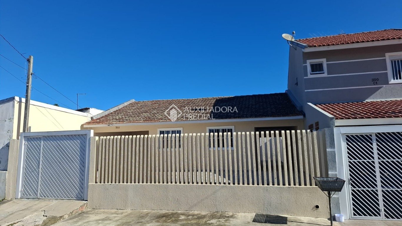 Casa com 3 quartos e 107m² à venda em Uberaba, Curitiba. (2 / 10)