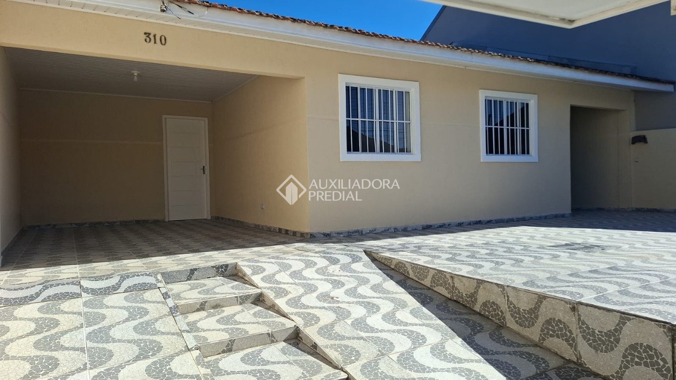 Casa com 3 quartos e 107m² à venda em Uberaba, Curitiba. (1 / 10)