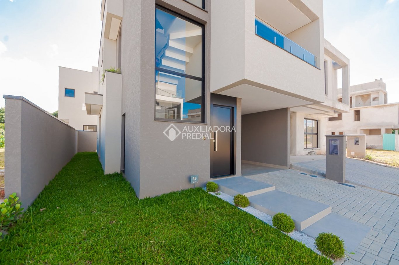Casa em Condomínio com 3 quartos e 157m² à venda em Santa Cândida, Curitiba. (2 / 10)