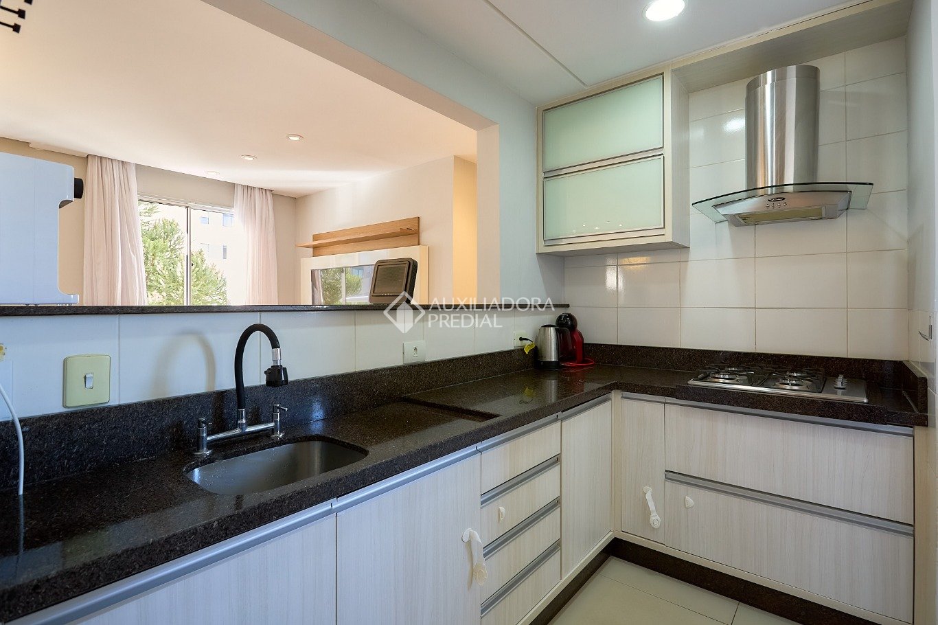 Apartamento com 3 quartos e 68m² à venda em Lindóia, Curitiba. (3 / 10)
