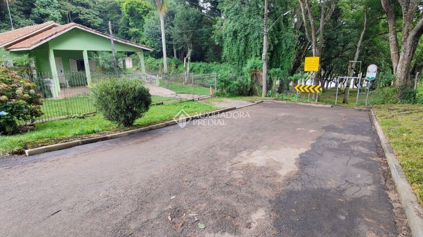 Casa com 5 quartos e 277m² à venda em São Lourenço, Curitiba. (1 / 3)
