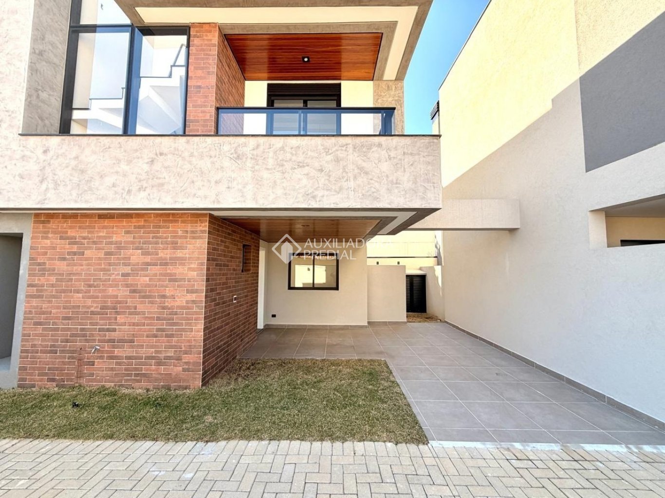Sobrado com 3 quartos e 132m² à venda em Xaxim, Curitiba. (2 / 10)