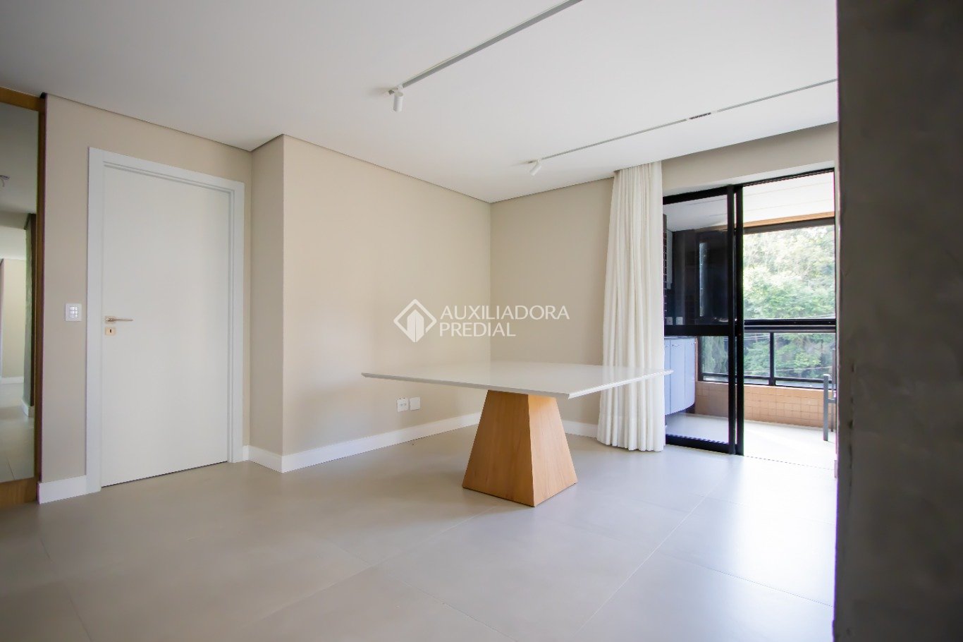 Apartamento com 3 quartos e 192m² à venda em Ecoville, Curitiba. (3 / 10)
