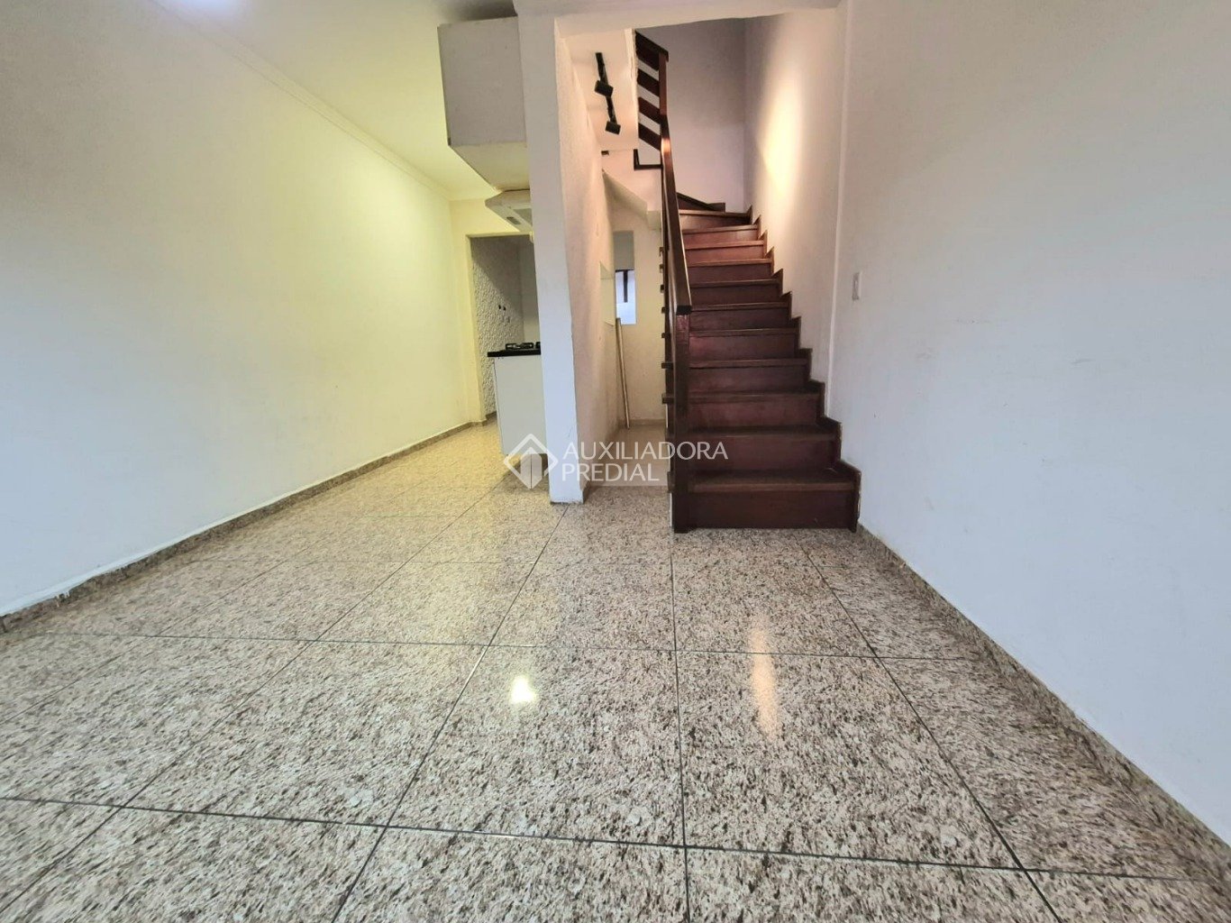 Sobrado com 4 quartos e 115m² à venda em Campo de Santana, Curitiba. (3 / 10)