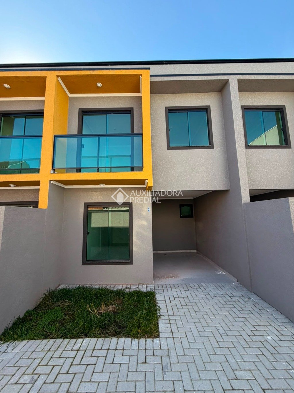 Sobrado com 3 quartos e 71m² à venda em Cidade Industrial, Curitiba. (1 / 10)