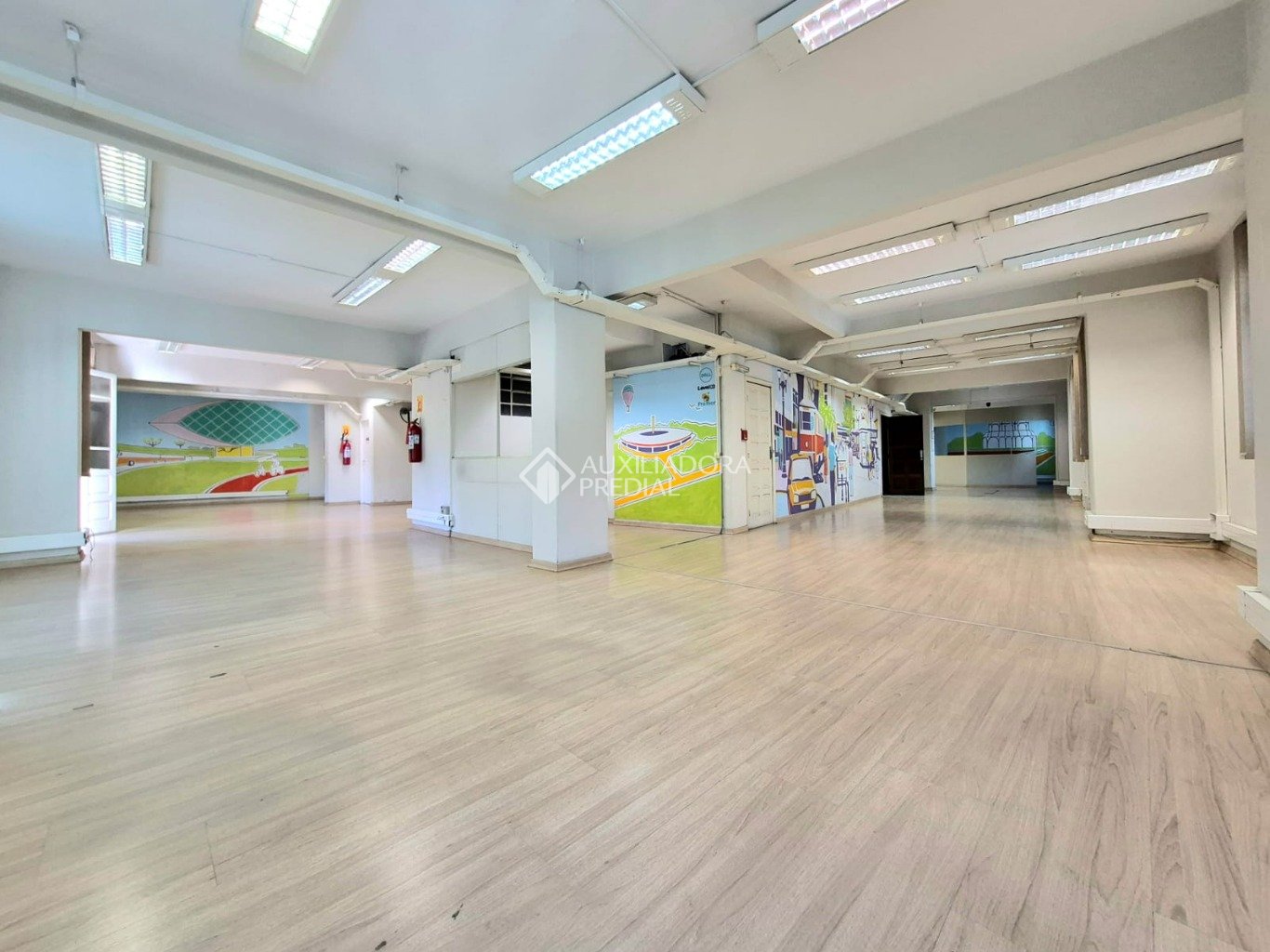 Apartamento com 9 quartos e 326m² à venda em Centro, Curitiba. (1 / 10)