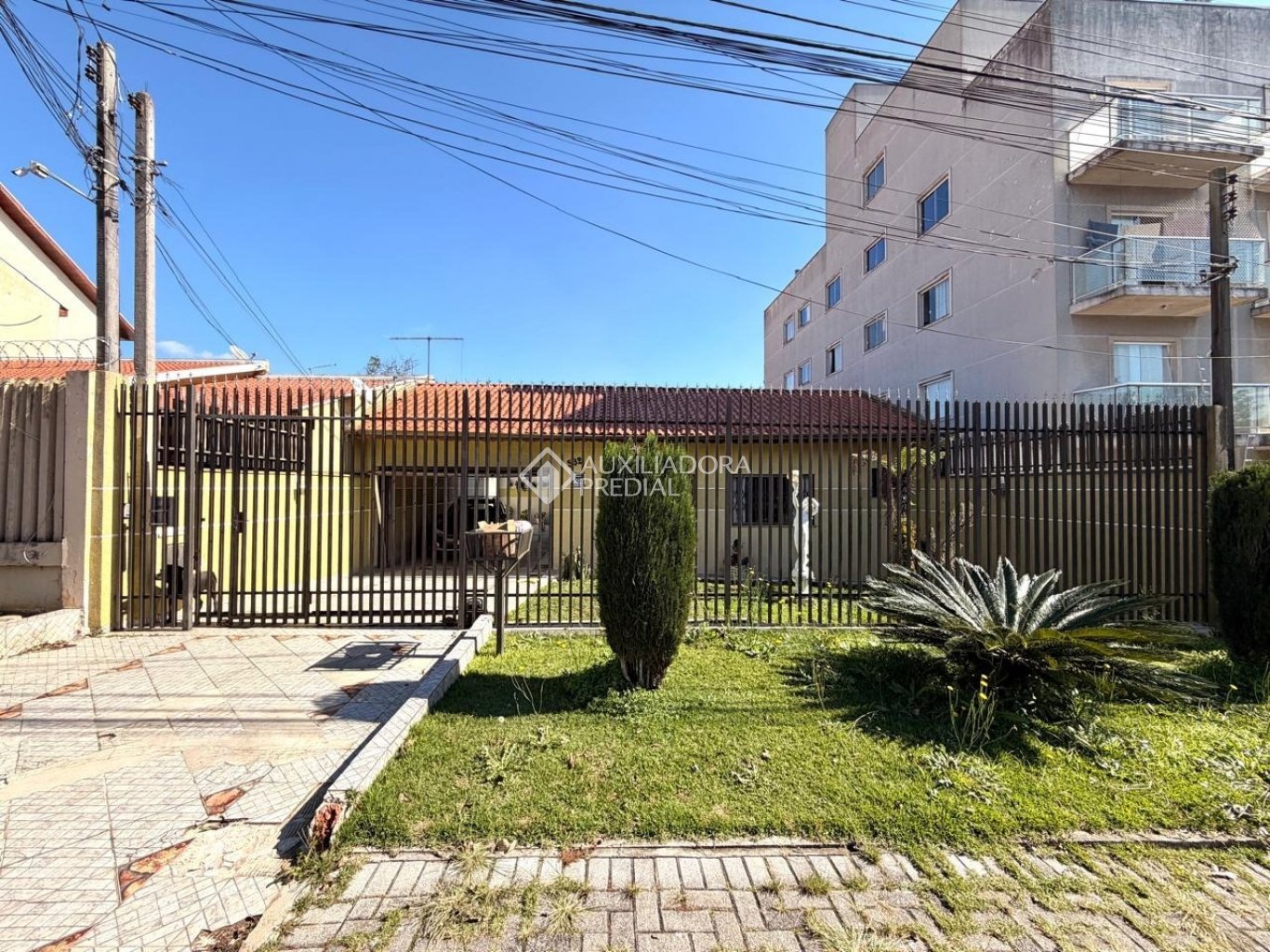 Casa com 3 quartos e 206m² à venda em Novo Mundo, Curitiba. (1 / 10)