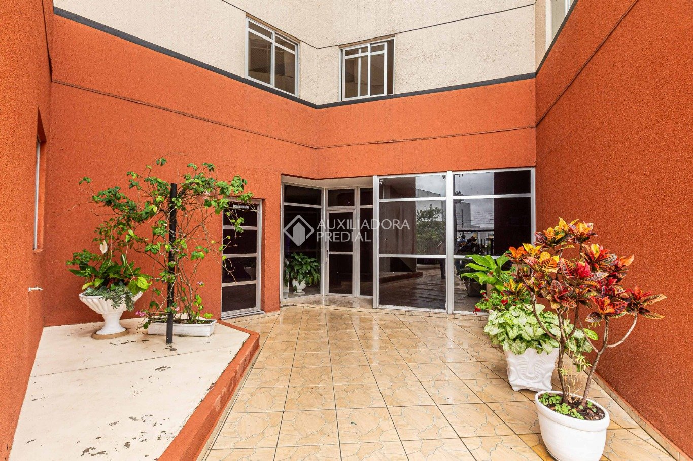 Apartamento com 3 quartos e 58m² à venda em Hauer, Curitiba. (1 / 10)