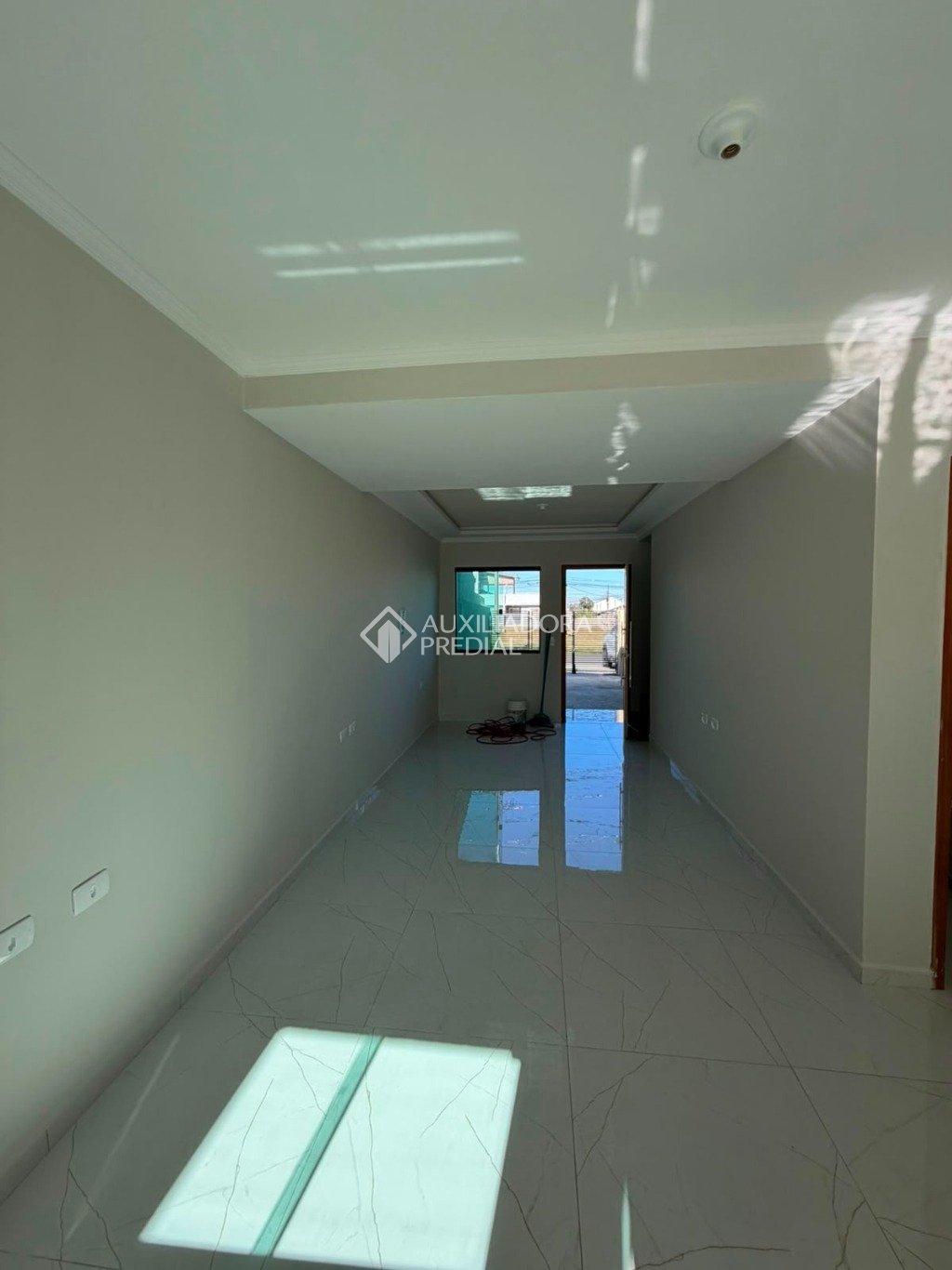 Sobrado com 3 quartos e 76m² à venda em Tatuquara, Curitiba. (3 / 10)