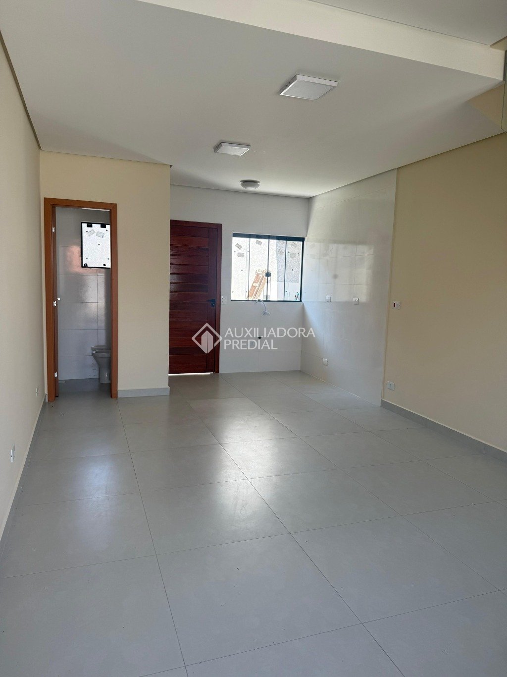 Sobrado com 3 quartos e 63m² à venda em Tatuquara, Curitiba. (3 / 10)