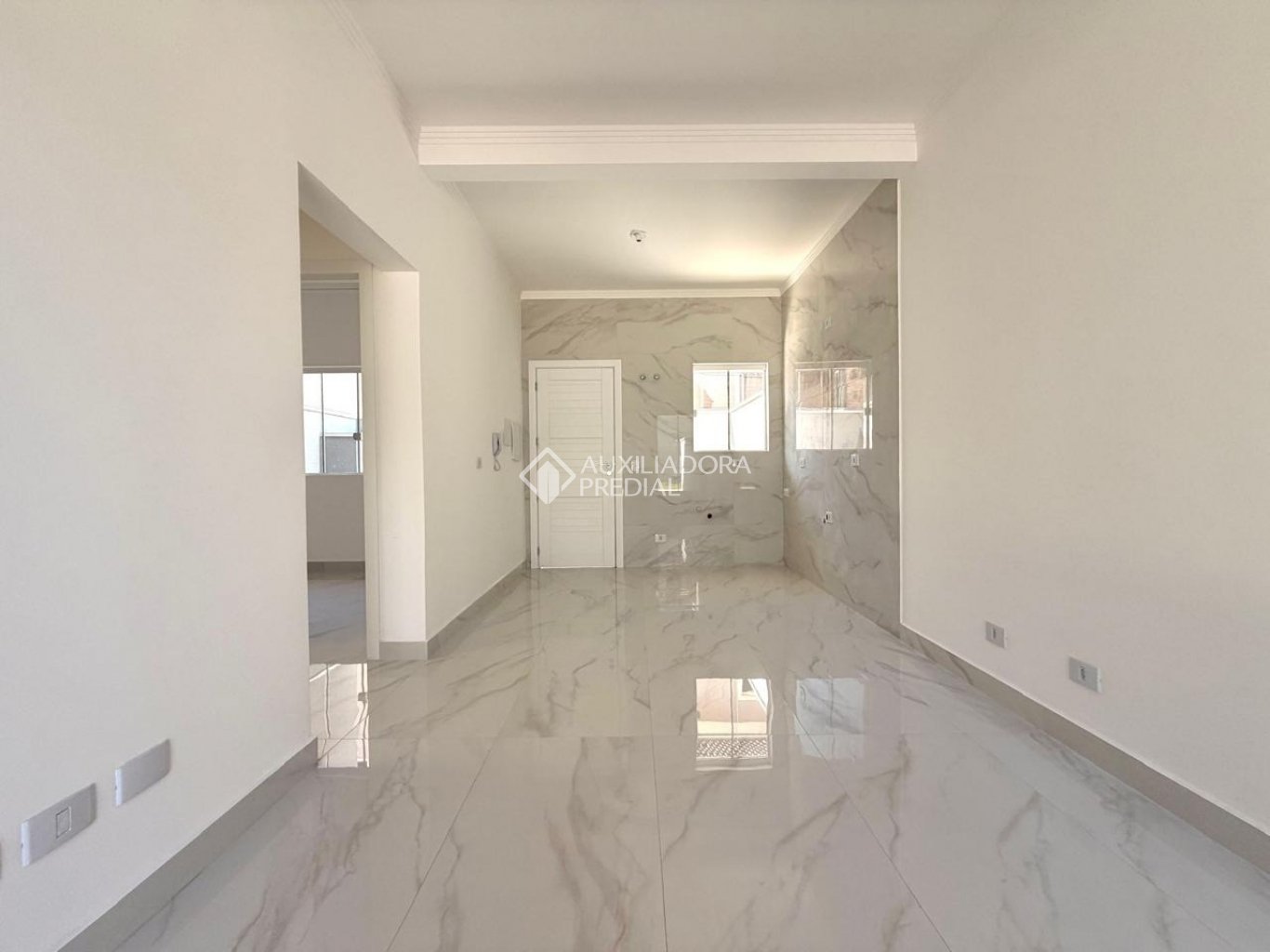 Casa em Condomínio com 3 quartos e 69m² à venda em Sítio Cercado, Curitiba. (2 / 10)