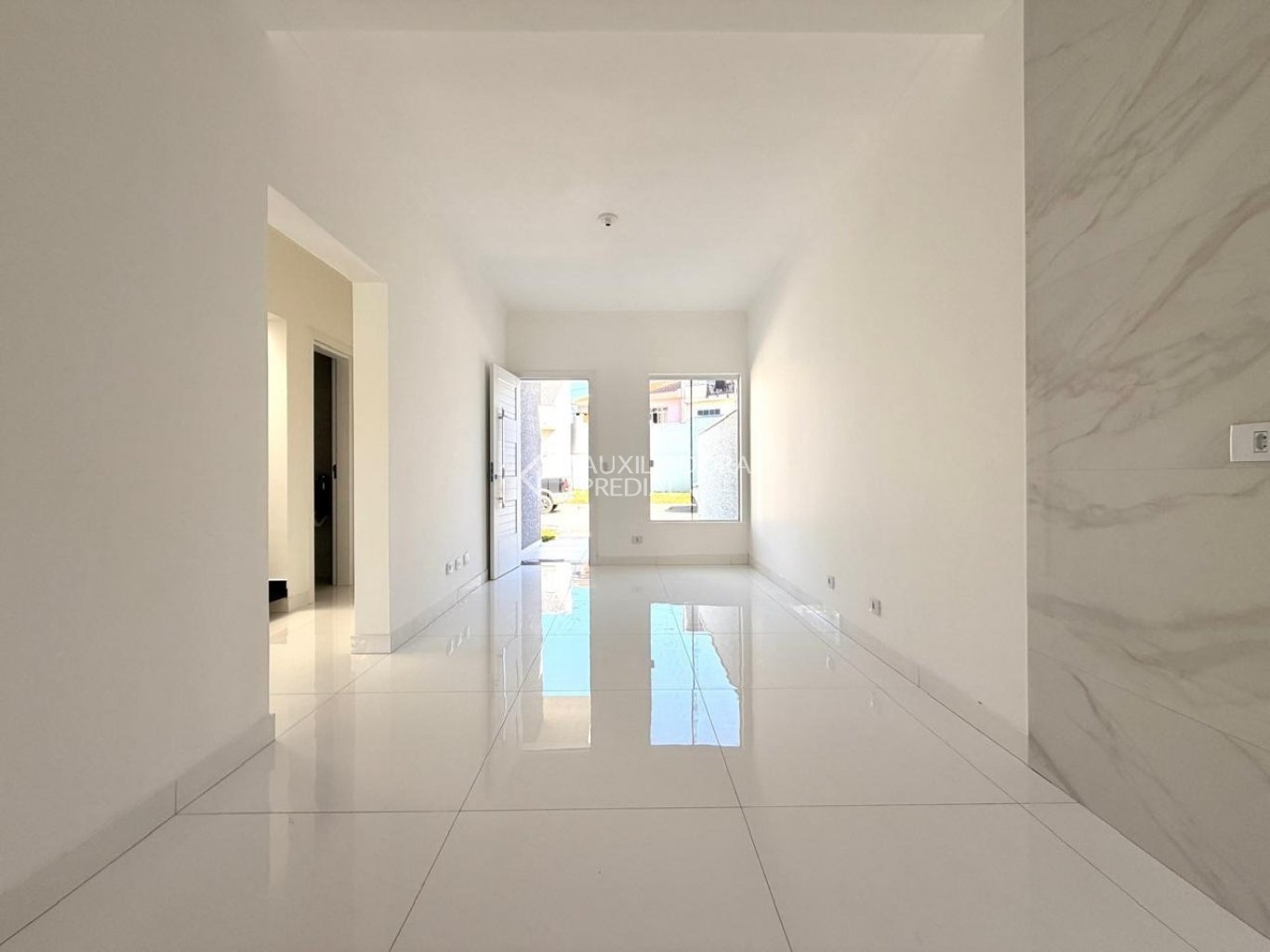 Casa em Condomínio com 3 quartos e 75m² à venda em Sítio Cercado, Curitiba. (3 / 10)
