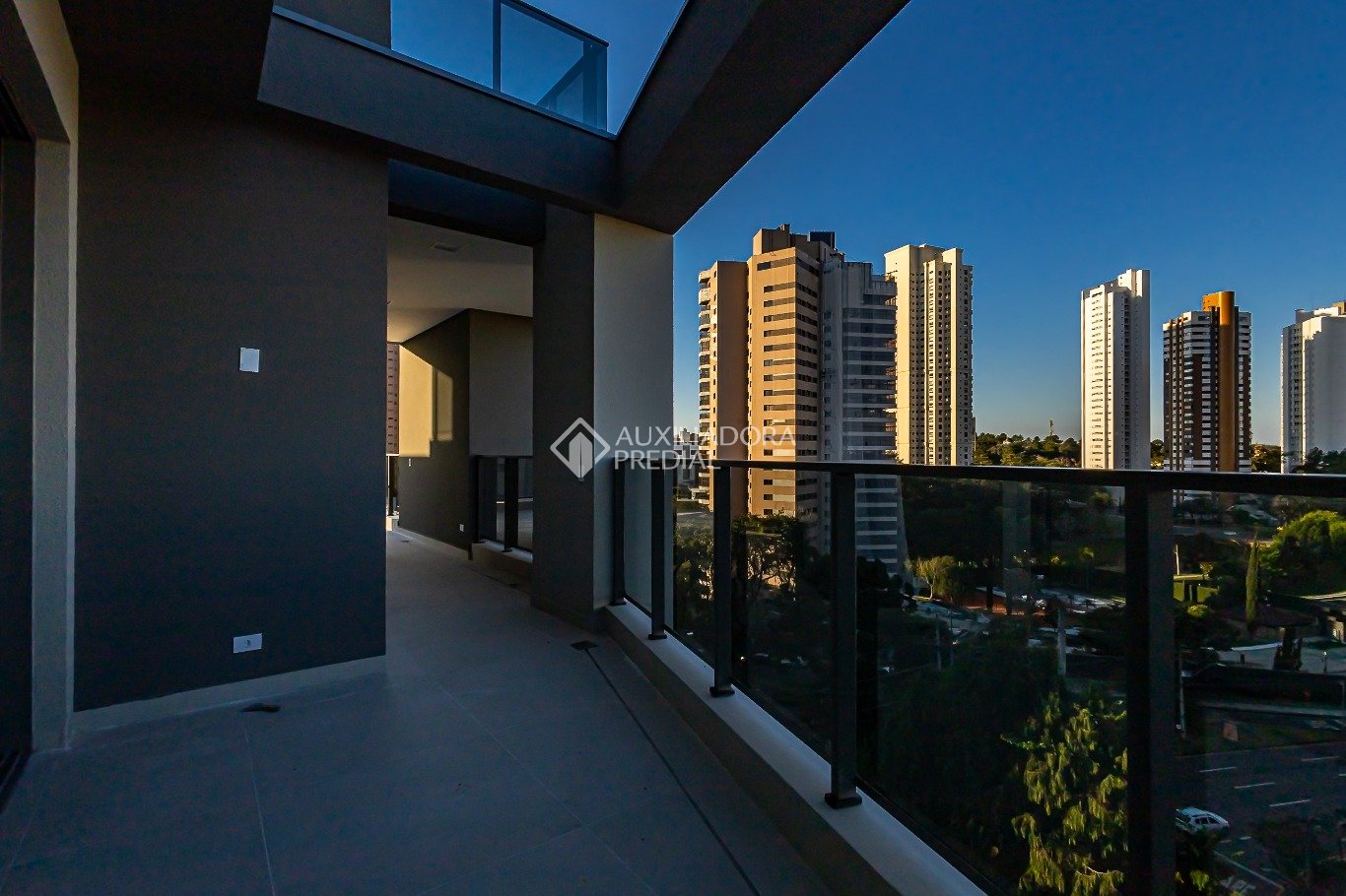Cobertura com 3 quartos e 284m² à venda em Mossunguê, Curitiba. (1 / 10)